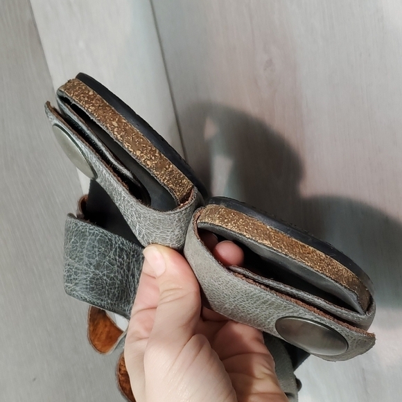 Taos Womens Carousel 3 Comfort Hook&loop Wedge Leather Sandals shoes 39/8-8.5 - Picture 4 of 14